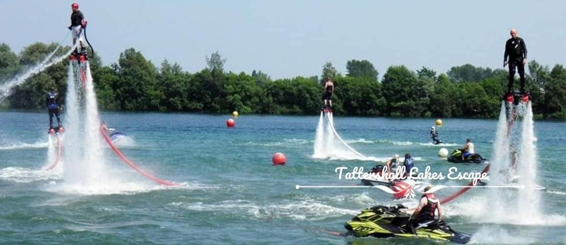 Meridian Tattershall Lakes Escape - Lakeside Lodge Caravan With A Fishing Peg Luxury Hot Tub 外观 照片