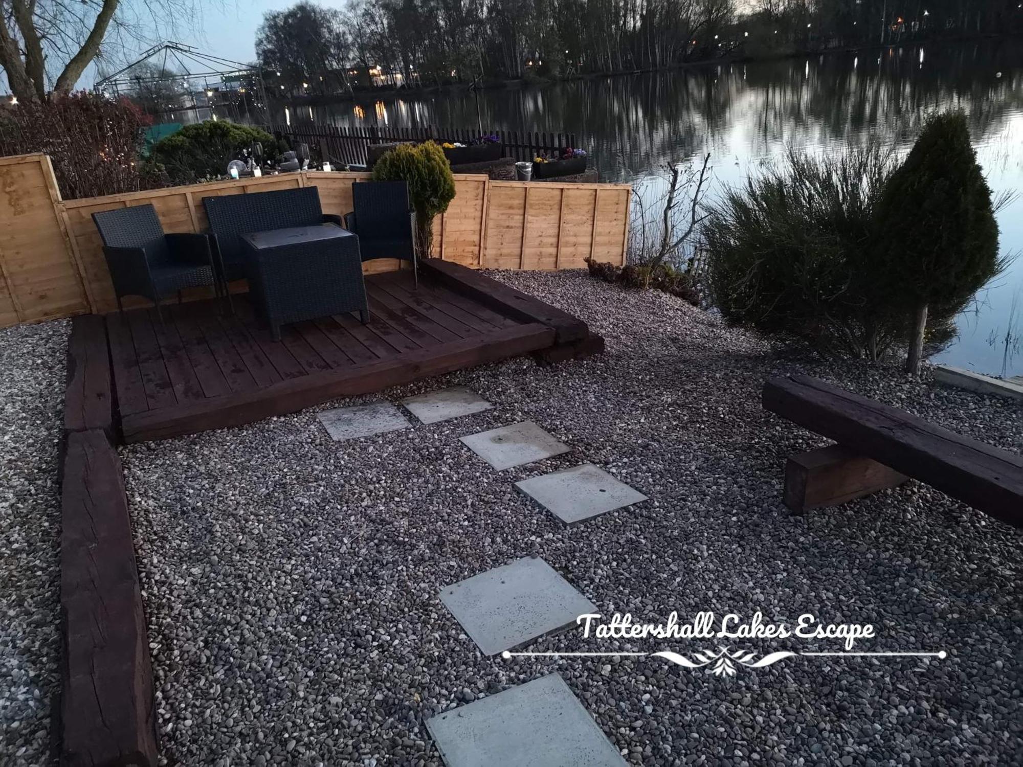 Meridian Tattershall Lakes Escape - Lakeside Lodge Caravan With A Fishing Peg Luxury Hot Tub 外观 照片